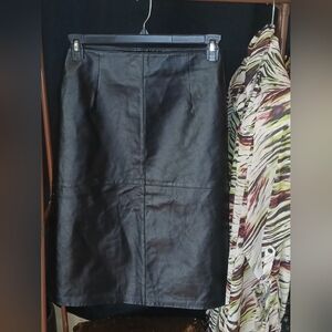 Chic Black Pencil Skirt